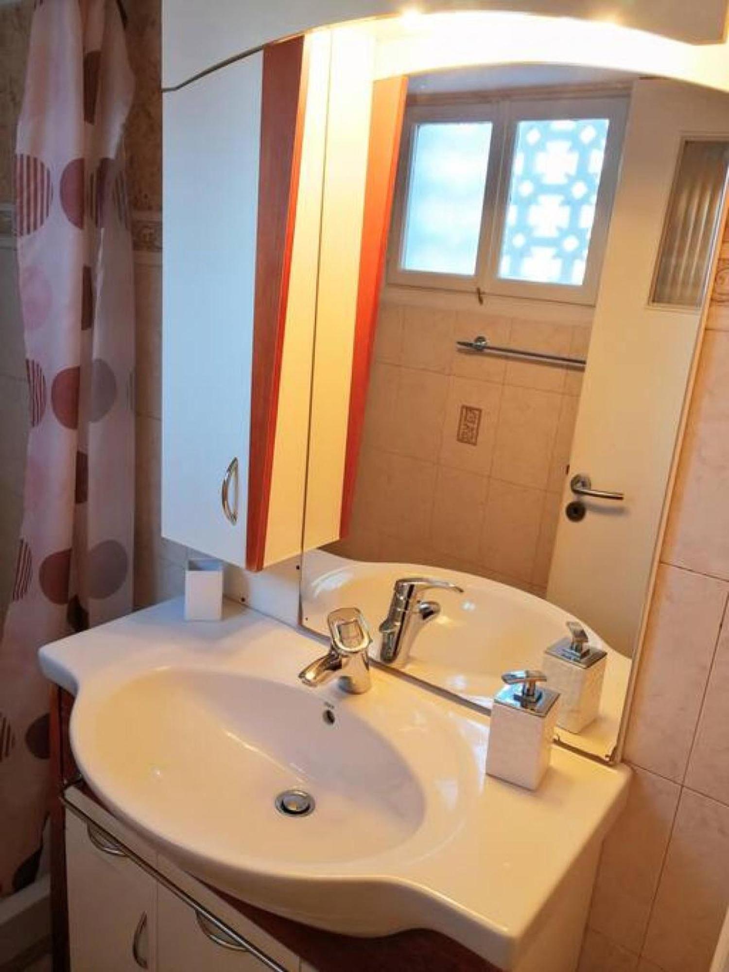 Cozy Apartment In Acropolis With Roof Garden Athen Eksteriør bilde